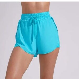 Buffbunny lifesaver shorts
Color: aqua dream
